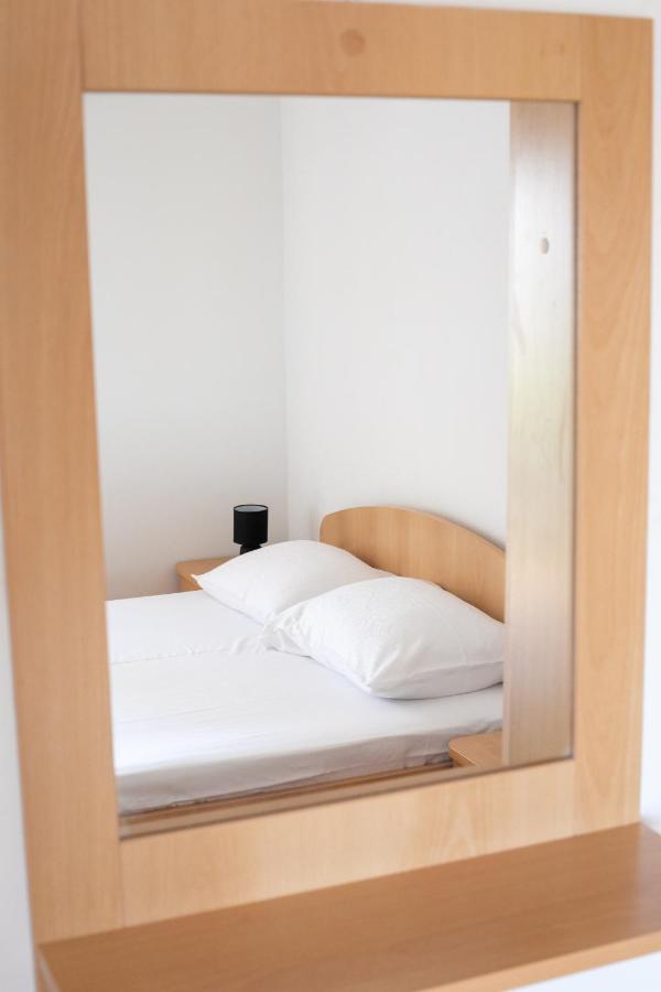 Apartman Ana Boric พอดโกรา ภายนอก รูปภาพ