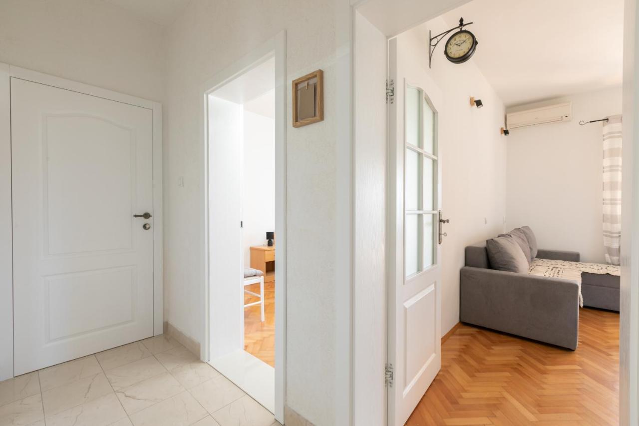 Apartman Ana Boric พอดโกรา ภายนอก รูปภาพ