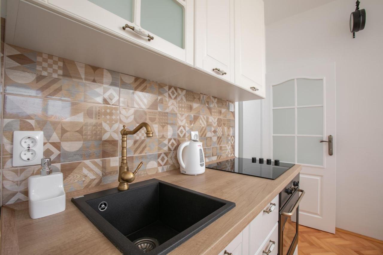 Apartman Ana Boric พอดโกรา ภายนอก รูปภาพ