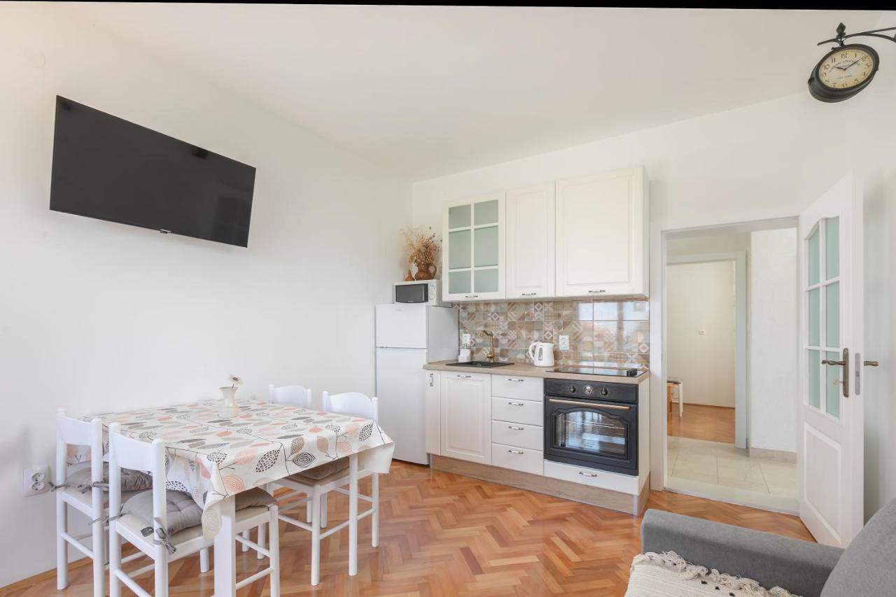 Apartman Ana Boric พอดโกรา ภายนอก รูปภาพ